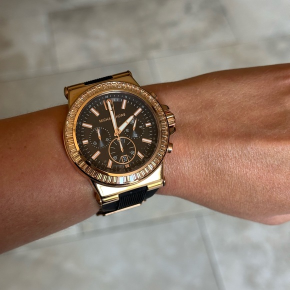 Michael Kors Dylan Stainless Steel Chronograph Watch - Picture 4 of 8